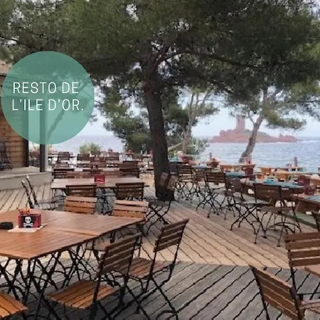 Rez De Jardin, Cap Esterel. Apartment *